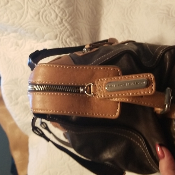 Tommy Hilfiger Handbag - Picture 3 of 8